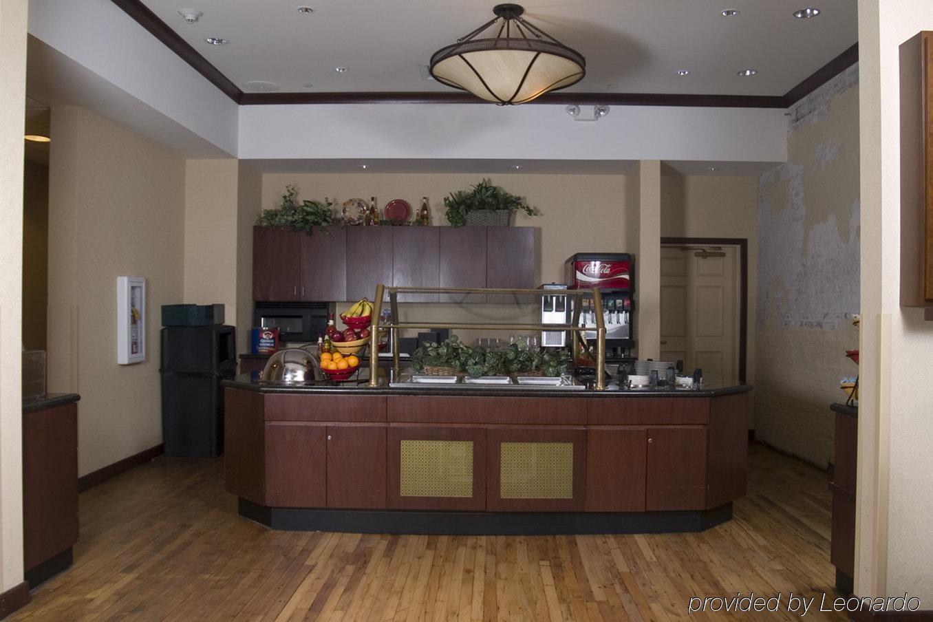 Staybridge Suites Savannah Historic District By Ihg Ресторан фото