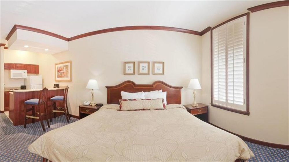 Staybridge Suites Savannah Historic District By Ihg Екстер'єр фото