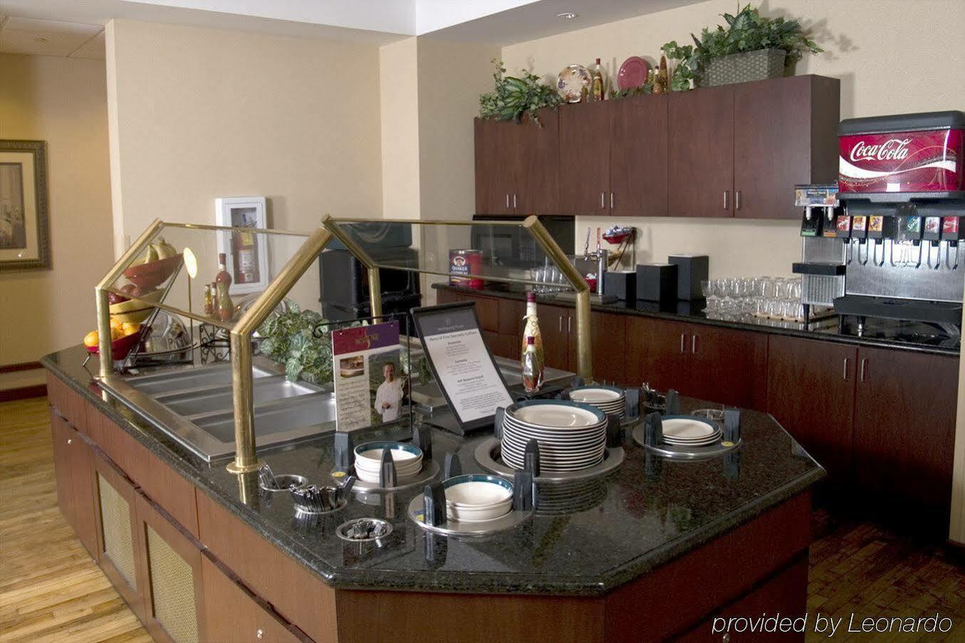 Staybridge Suites Savannah Historic District By Ihg Ресторан фото